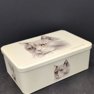 VGT,Massilly France Rectangular Off-white Lidded Tin with Cat Illustrations.